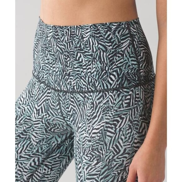 LULULEMON Wunder Under Pant Size 6 Dazzle Wunder Under 50g Alpine White Black - Picture 2 of 12